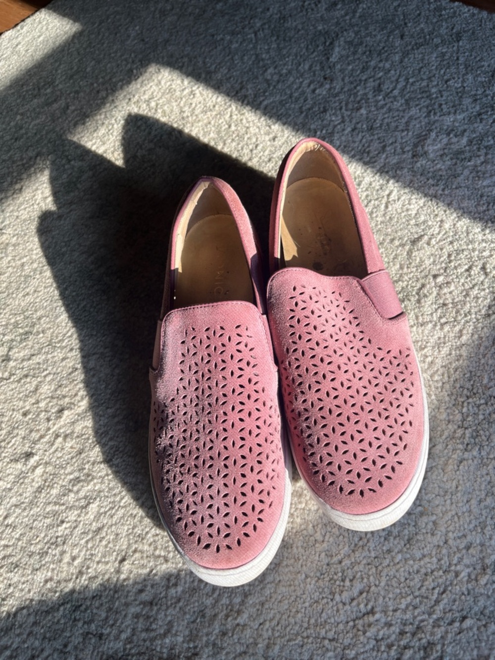 Vionic womens shoes 9 1/2